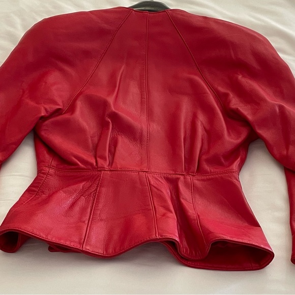 Soft Beautiful Red Leather 3 pieces - Picture 2 of 9